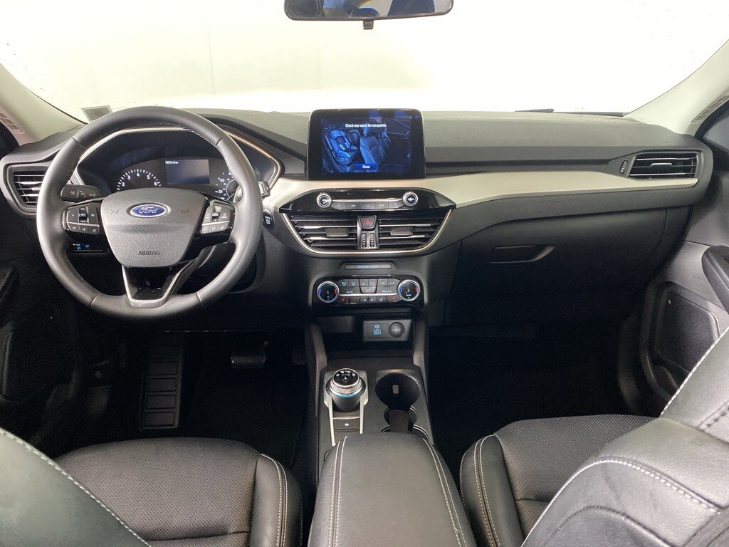 2022 Ford Escape SEL photo 2