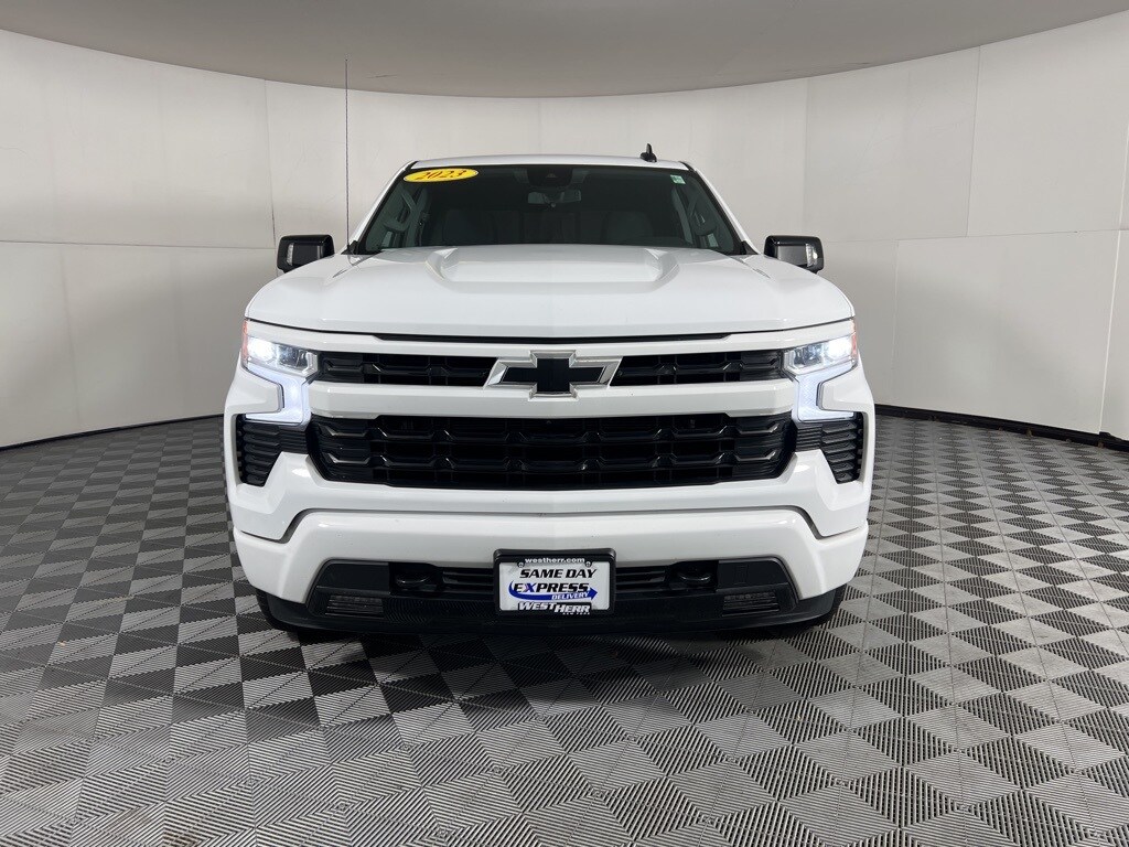2023 Chevrolet Silverado 1500 RST photo 2