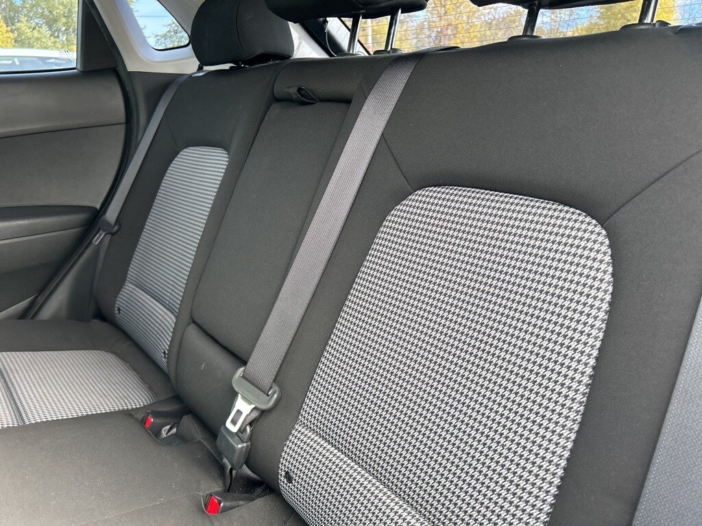 2022 Hyundai Kona SE photo 4