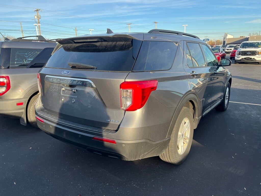2022 Ford Explorer XLT photo 2