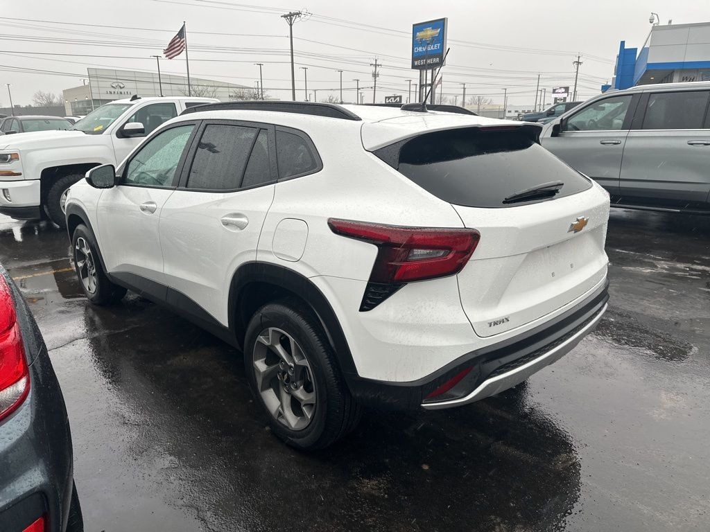 Used 2024 Chevrolet Trax LT SUV