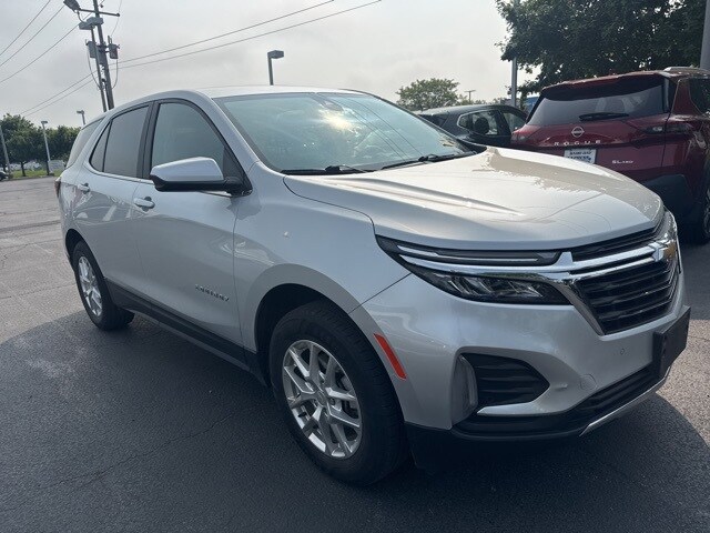 Used 2022 Chevrolet Equinox LT with VIN 3GNAXUEV5NL115609 for sale in Bowmansville, NY