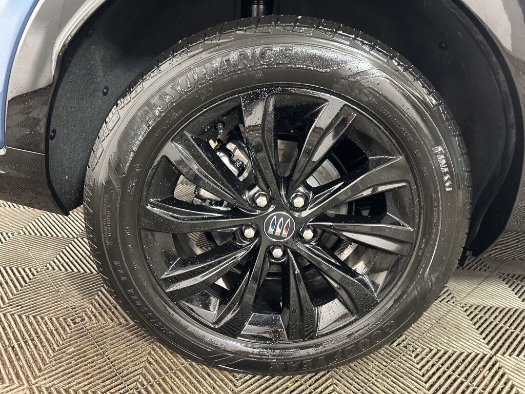 2025 Buick Envista ST photo 2