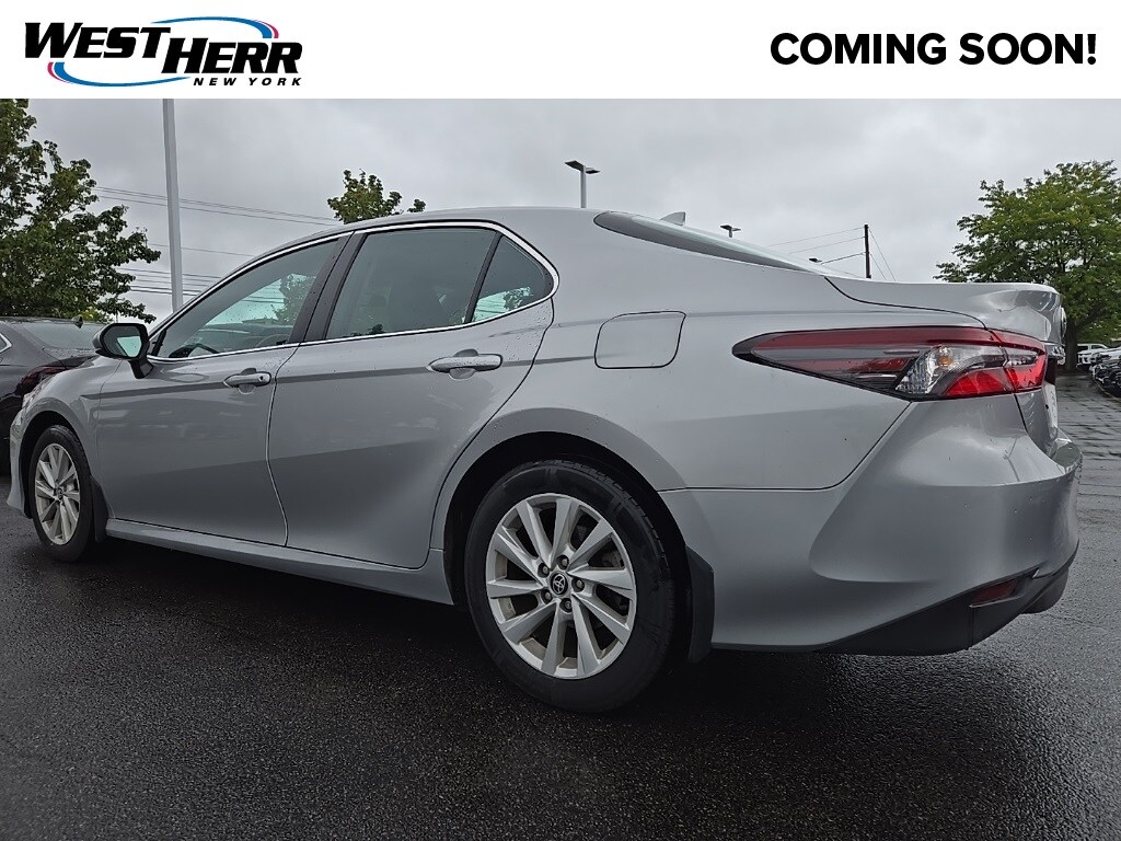 2023 Toyota Camry LE photo 3