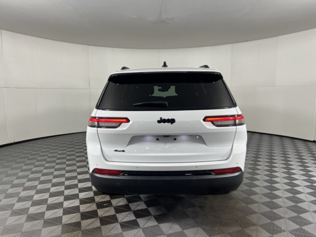 Used 2023 Jeep Grand Cherokee L Laredo SUV