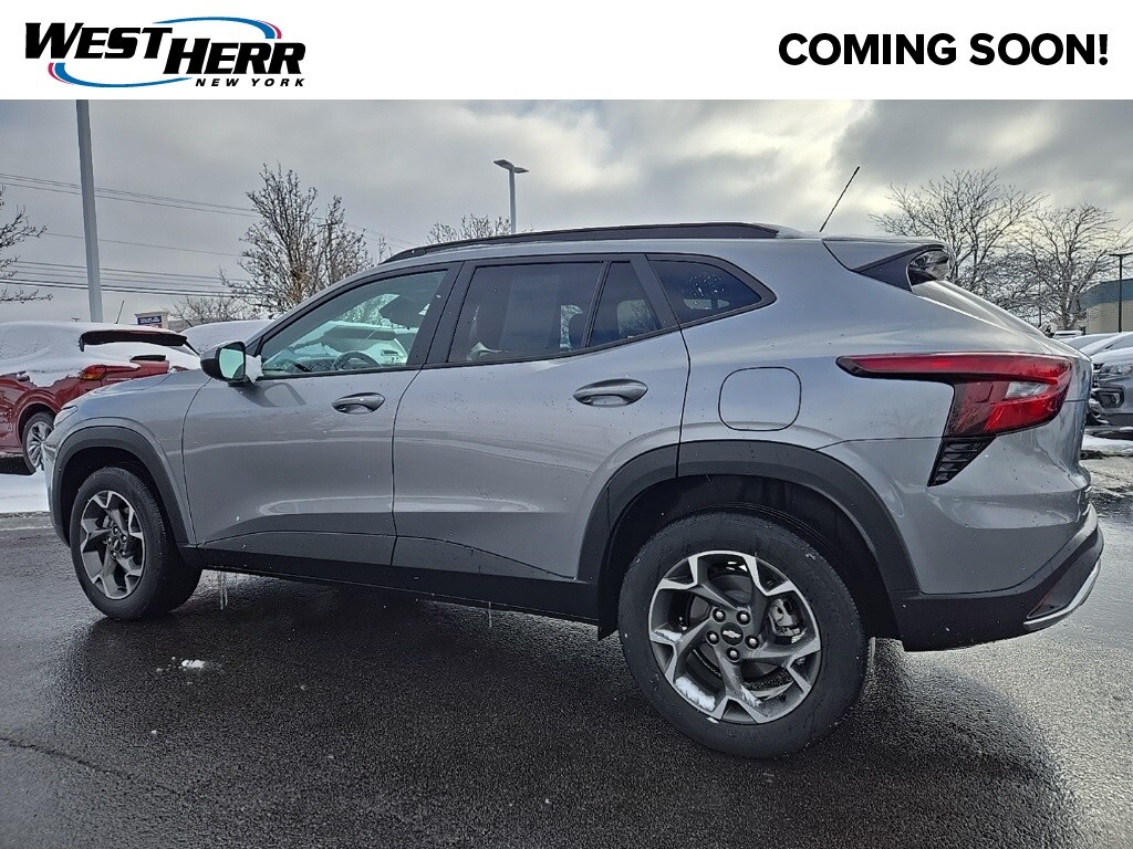 Used 2024 Chevrolet Trax LT SUV