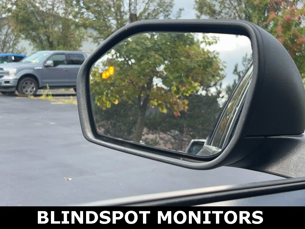 2023 Ford Explorer XLT photo 4