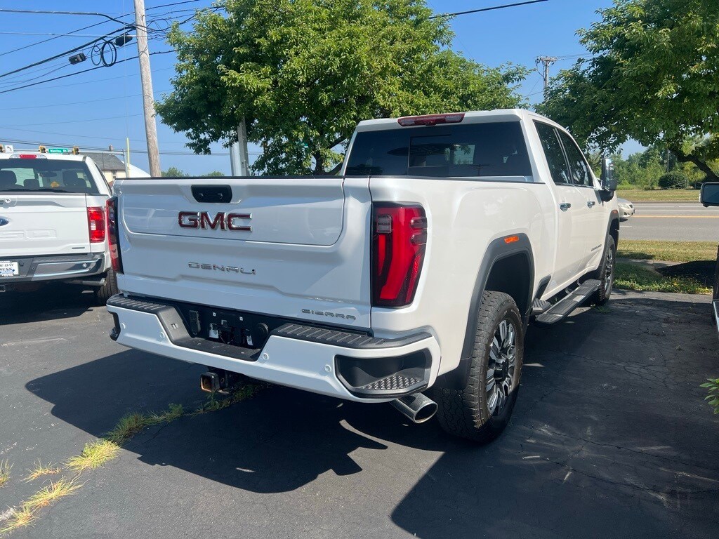 2024 Gmc Sierra 2500 HD Denali photo 2