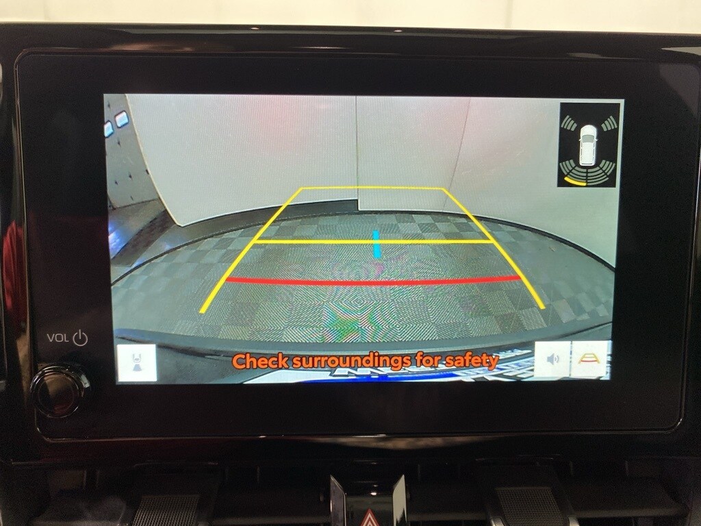 2024 Toyota Corolla Cross XLE photo 3