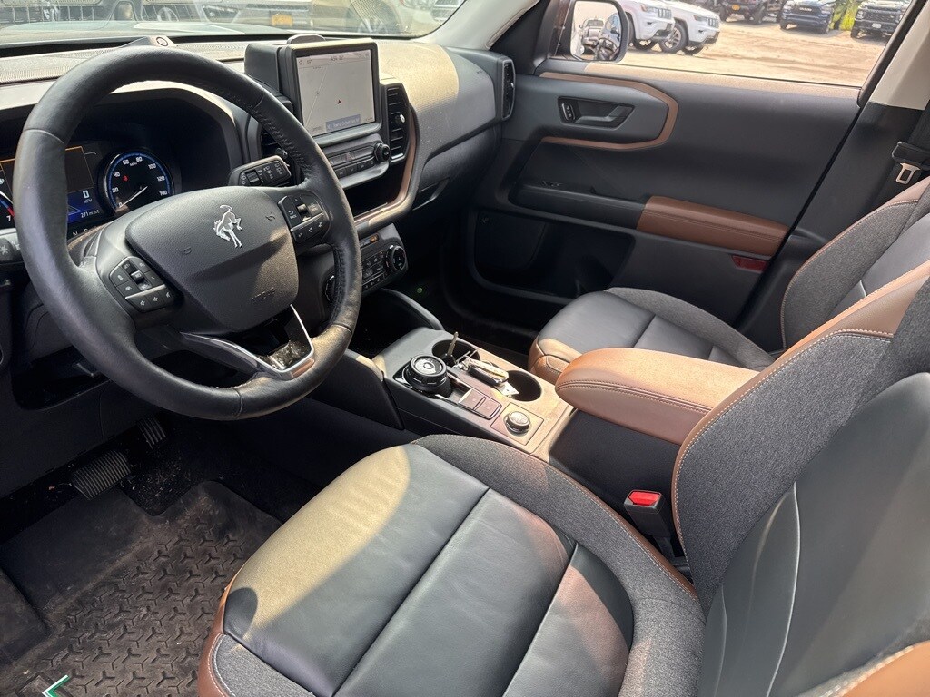 2023 Ford Bronco Sport Outer Banks photo 2