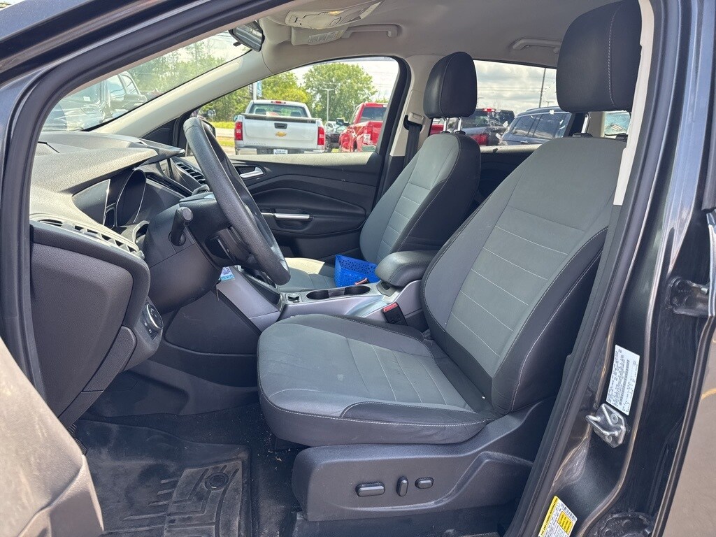 2016 Ford Escape SE photo 2