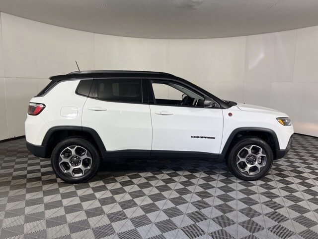 2022 Jeep Compass Trailhawk photo 2