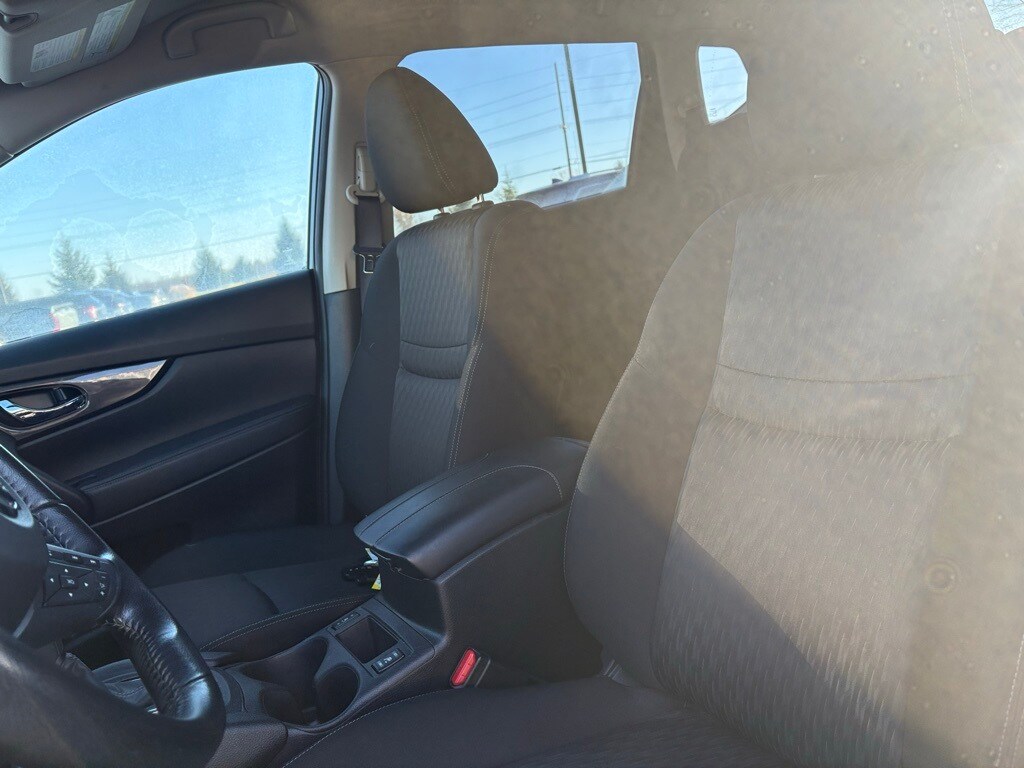 Used 2020 Nissan Rogue SV SUV