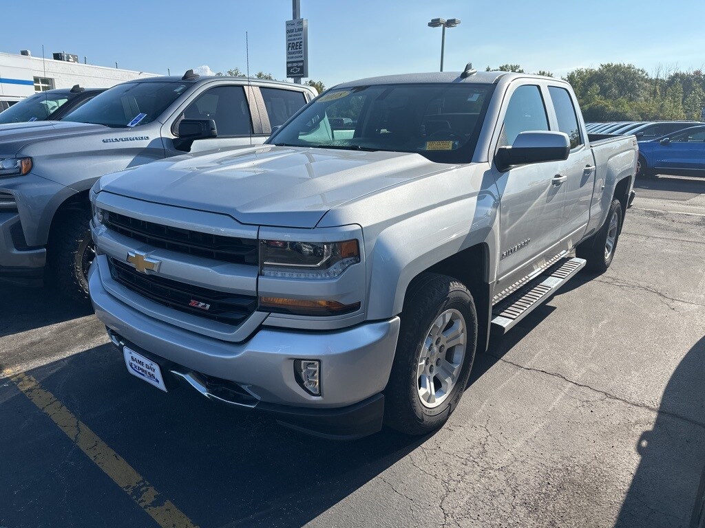 2018 Chevrolet Silverado 1500 LT photo 4