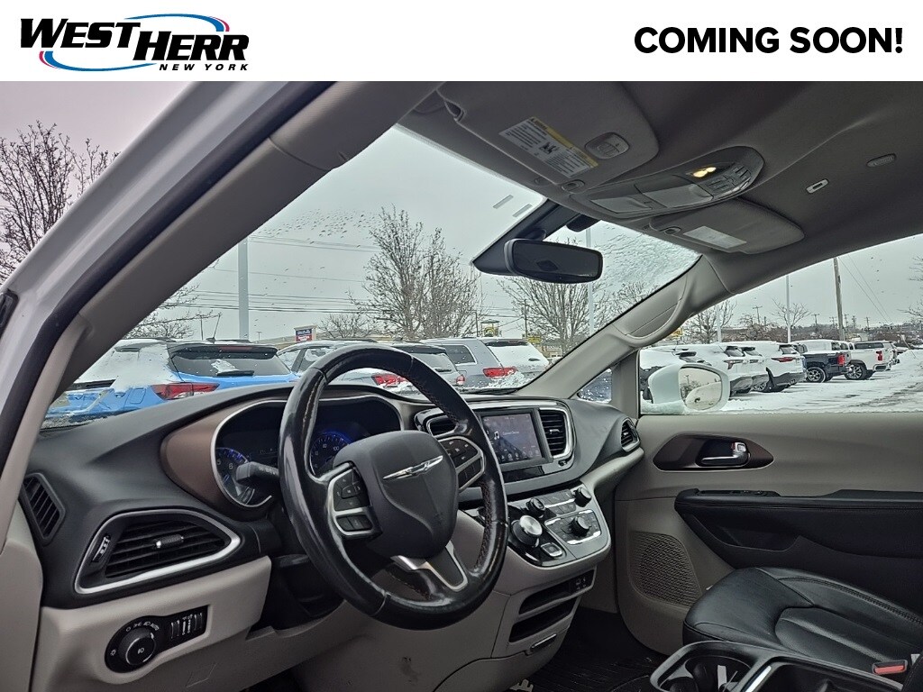 Used 2019 Chrysler Pacifica Touring L Van Passenger Van