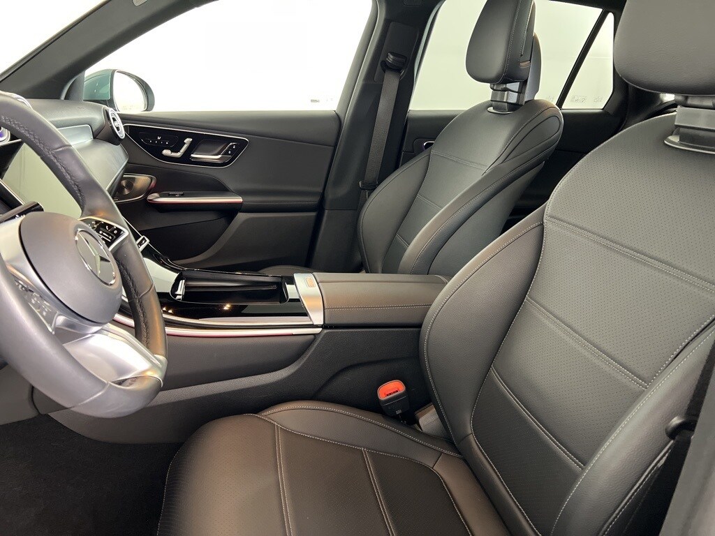 2025 Mercedes Benz GLC 300 4MATIC photo 2