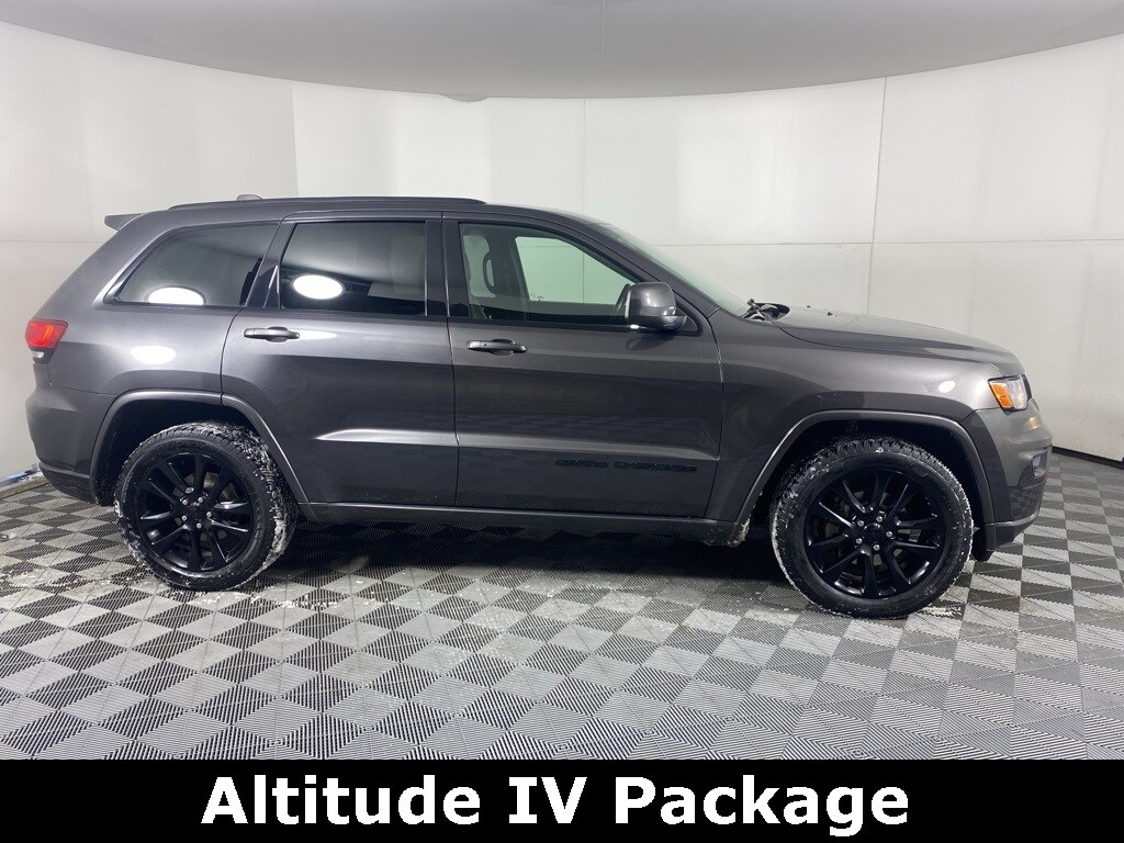 Used 2018 Jeep Grand Cherokee Laredo 4x4 SUV