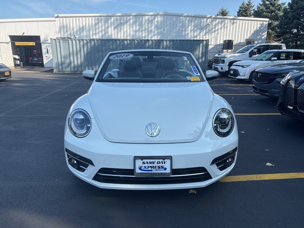 2019 Volkswagen Beetle Final Edition SEL Convertible photo 3