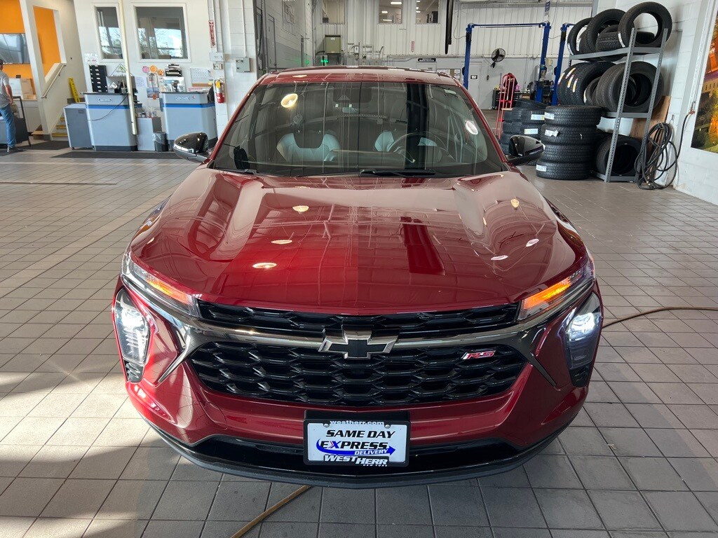 Used 2025 Chevrolet Trax 1RS SUV