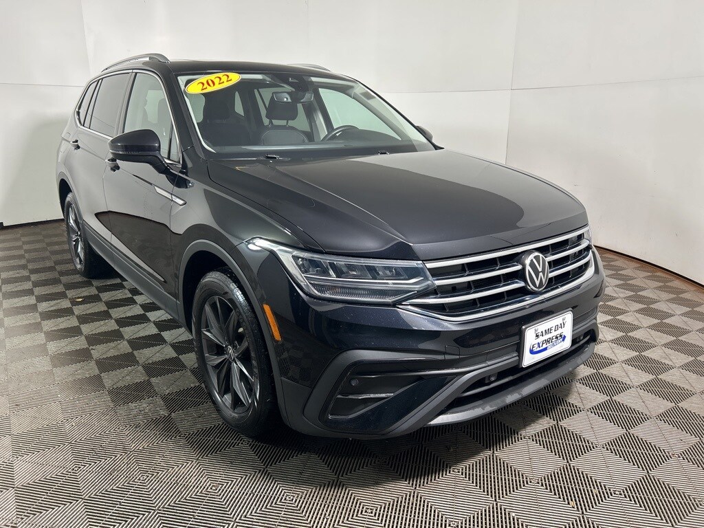 2022 Volkswagen Tiguan SE photo 3