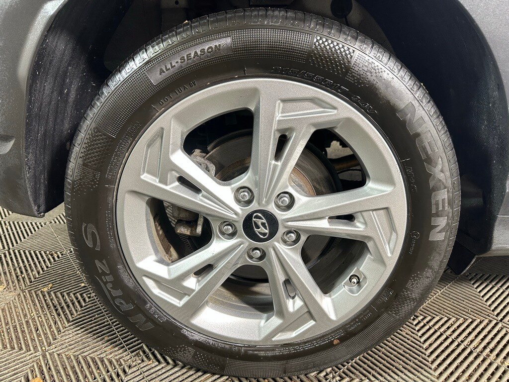 2023 Hyundai Kona SEL photo 2