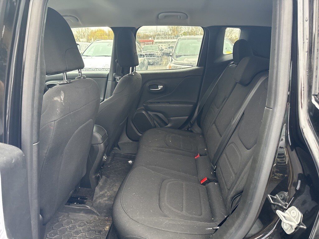 Used 2022 Jeep Renegade Latitude SUV