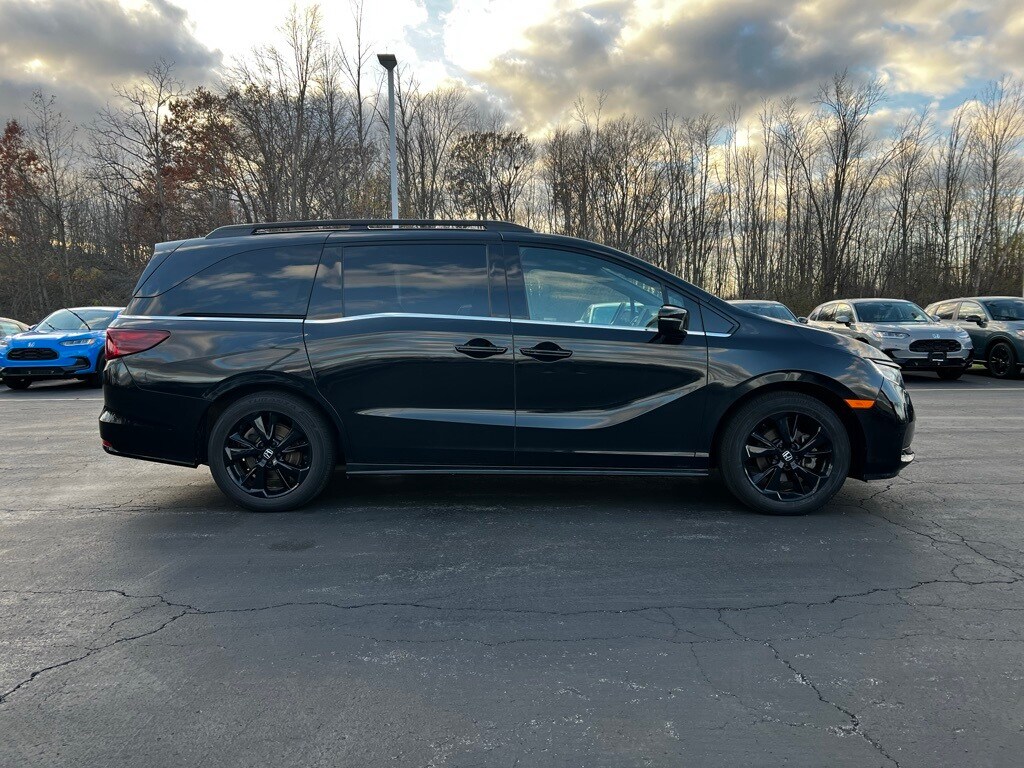 2024 Honda Odyssey Sport photo 3