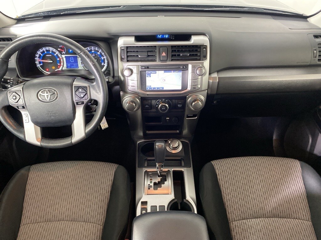 2017 Toyota 4Runner SR5 photo 2