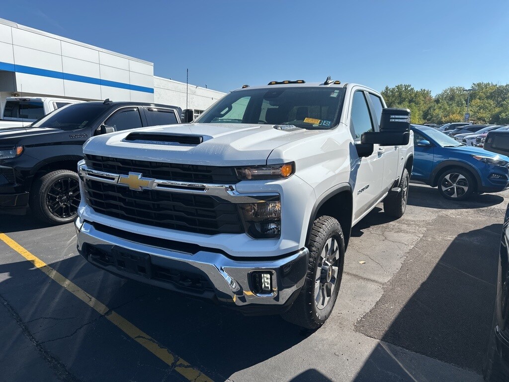 2024 Chevrolet Silverado 2500HD LT photo 4