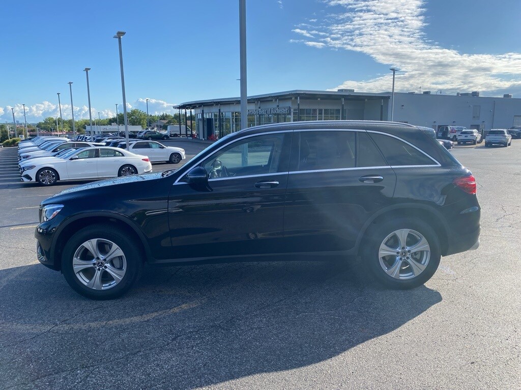 2018 Mercedes Benz GLC 300 4MATIC photo 2