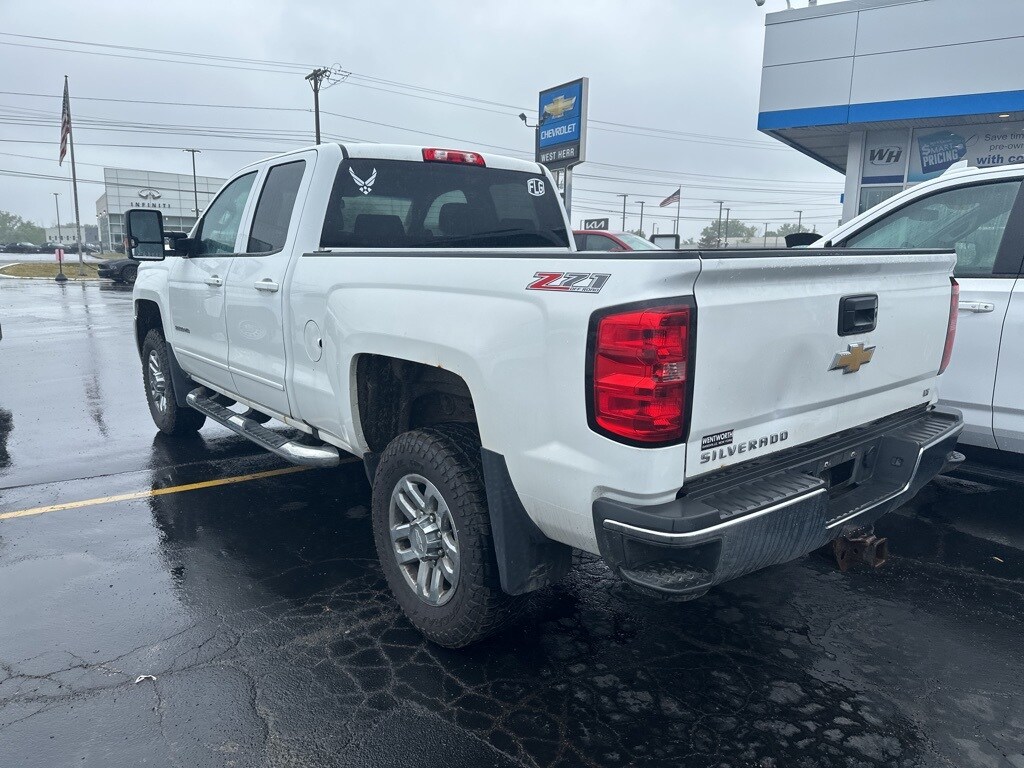 2016 Chevrolet Silverado 2500HD LT photo 3