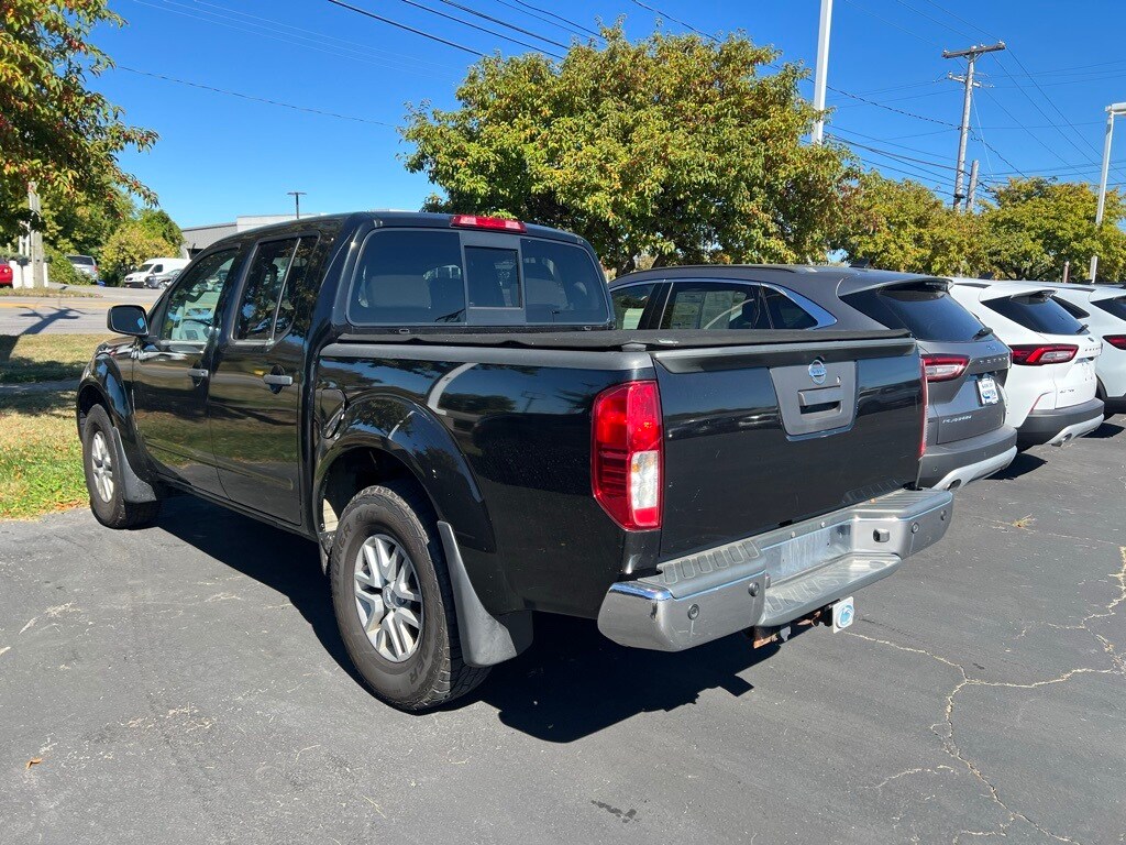 2016 Nissan Frontier SV Crew Cab photo 3