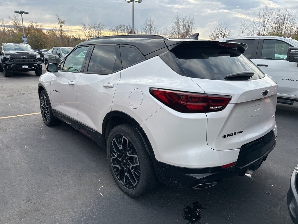 2023 Chevrolet Blazer RS photo 3