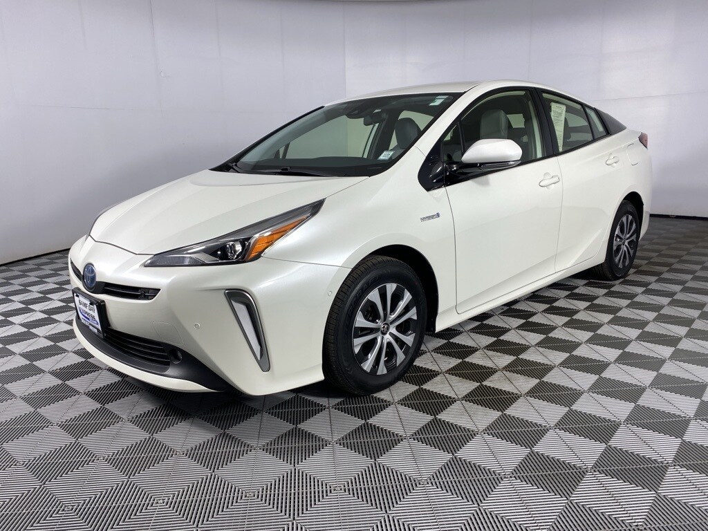 2020 Toyota Prius LE AWD-e photo 2