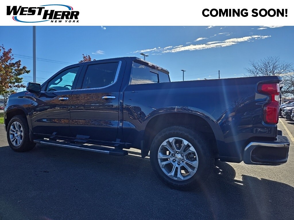 2022 Chevrolet Silverado 1500 LTZ photo 2
