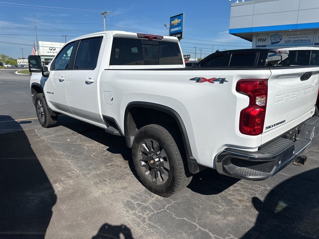 2024 Chevrolet Silverado 2500HD LT photo 3