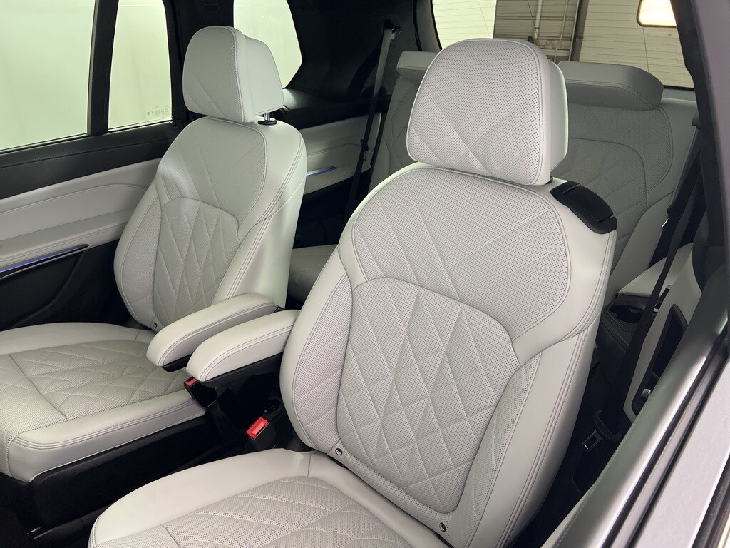 2023 Bmw X7 xDrive40i photo 3