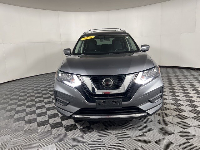 2018 Nissan Rogue SV photo 2