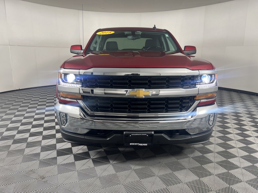 2018 Chevrolet Silverado 1500 LT photo 2