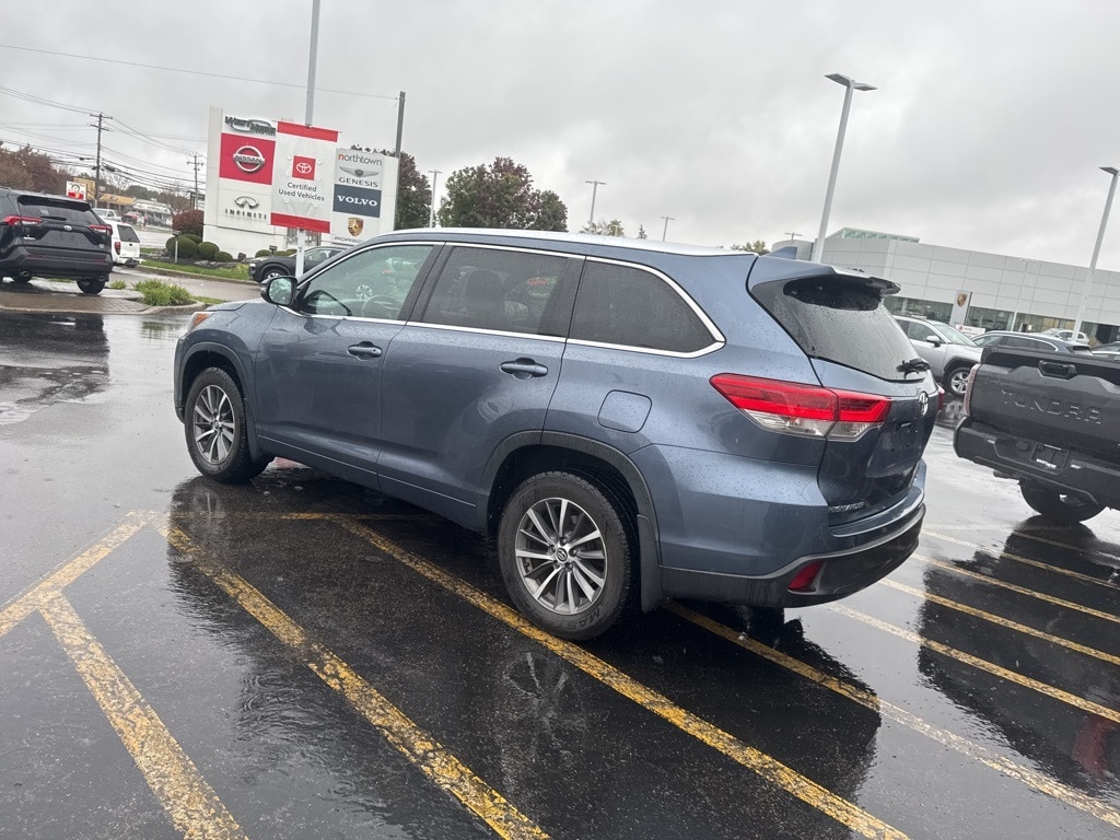 Used 2018 Toyota Highlander XLE V6 SUV