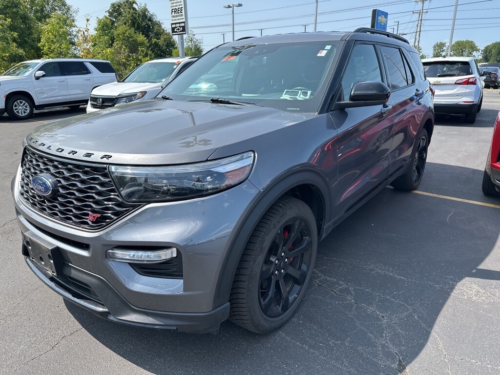 2022 Ford Explorer ST photo 3