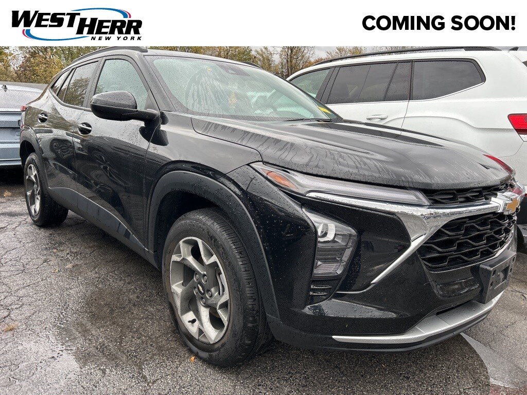 Used 2024 Chevrolet Trax LT SUV