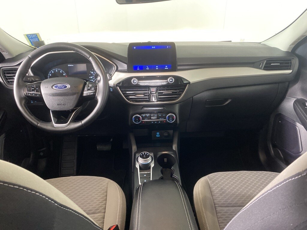 2022 Ford Escape SE photo 2
