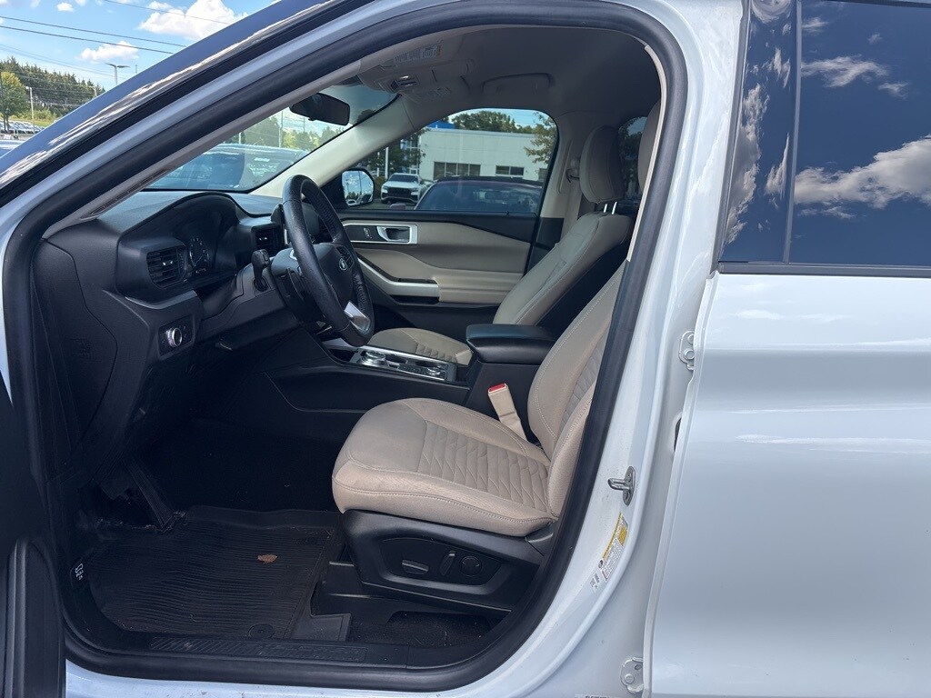 2020 Ford Explorer XLT photo 2