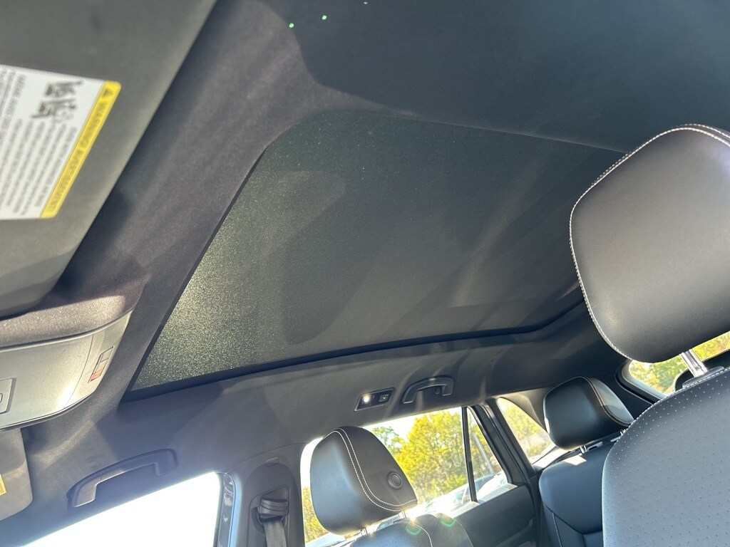 Used 2023 Volkswagen Atlas Cross Sport 2.0T SE w/Technology SUV