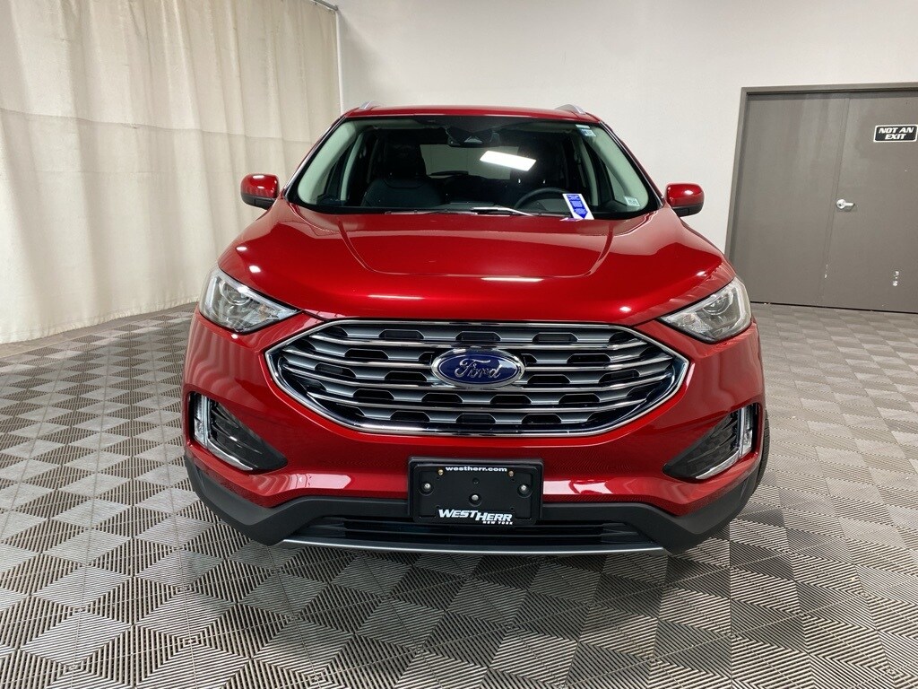 2022 Ford Edge SEL photo 2