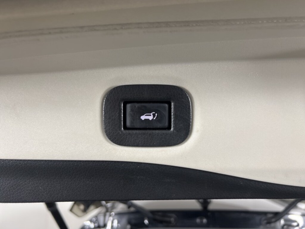 Used 2020 Nissan Rogue SV SUV