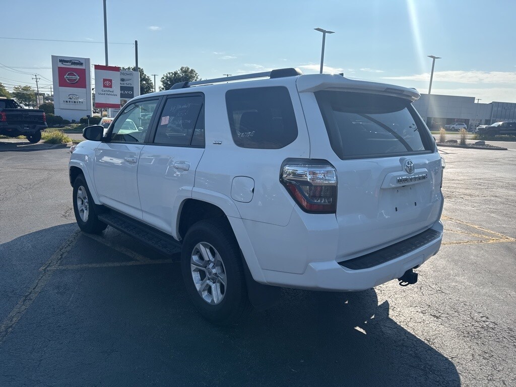 2024 Toyota 4Runner SR5 photo 2