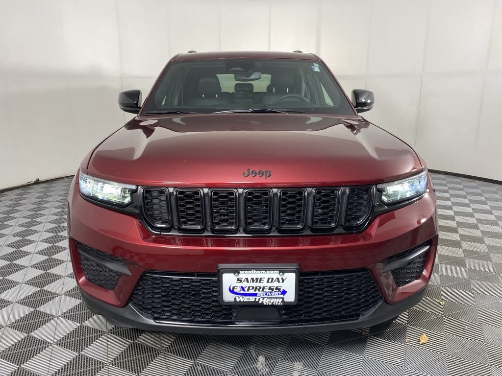 Used 2024 Jeep Grand Cherokee Altitude with VIN 1C4RJHAG1R8939235 for sale in Bowmansville, NY