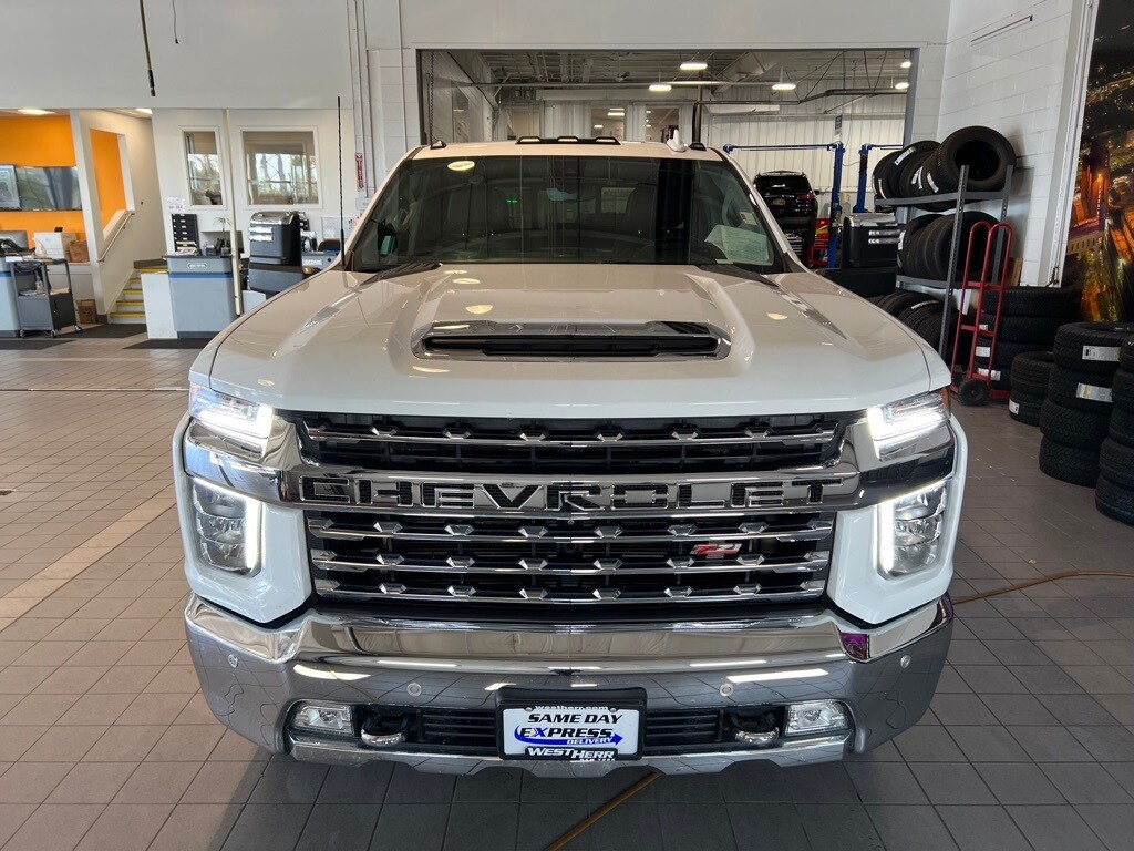 2022 Chevrolet Silverado 2500HD LTZ photo 2